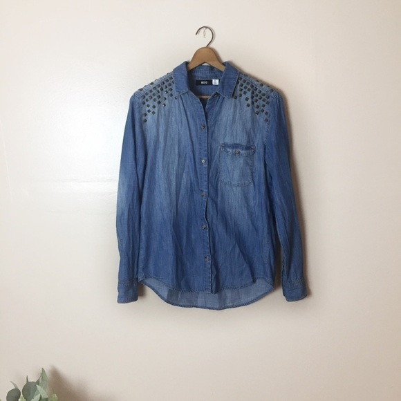 [BDG] Chambray Studded Shoulder Button Down Top - Picture 2 of 10